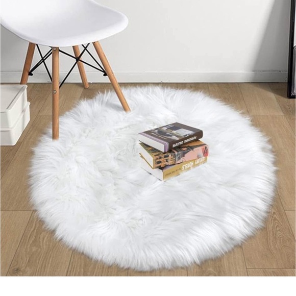 Fluffy White Round Faux Fur Rug - Picture 3 of 7